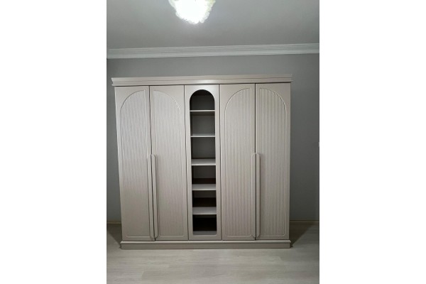 5 kapılı dolap